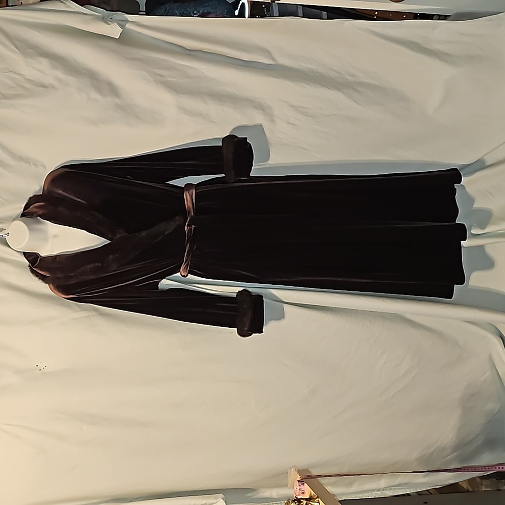 Delicates Wrap Around Bath Robe - Picture 8 of 12